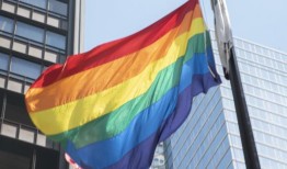 阿拉巴马州的立法者要求在限制在公共场所展示国旗的立法方面做更多的工作