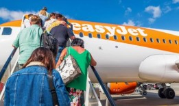 “我是一名空乘人员，人们应该停止犯这些常见错误”