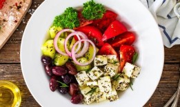 你可能吃的10种最健康的食物——会帮助你长寿