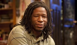 剧作家兼编剧内森·路易斯·杰克逊去世，享年44岁