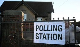 随着英国选民投票，工党有望取得历史性胜利