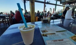 两个极端的阿拉巴马州校园抗议者都同意：“乔·拜登!”