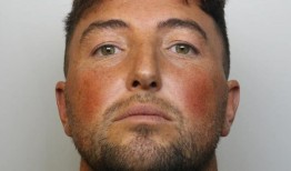 为因暴力骚乱入狱的男子筹款引发批评