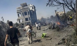 随着哈马斯停止谈判，以色列从陆地、海上和空中袭击加沙