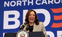 有了卡玛拉·哈里斯(Kamala Harris)，民主党人将与美国的性别歧视和种族主义历史对赌
