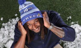 尼克·奈塔努伊将在MCG参加《冰雪奇缘10》