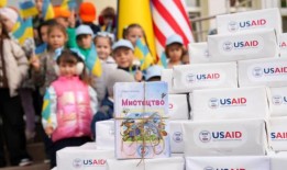 萨曼莎·鲍尔访问乌克兰基辅