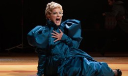 泰勒·麦克，内森·李·格雷厄姆，丽莎·克朗，更多的明星在莎拉·鲁尔的奥兰多，4月21日在外百老汇开幕