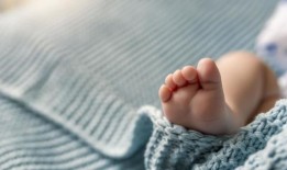 青少年使15岁的女友怀孕，教唆她埋葬死胎后被判缓刑