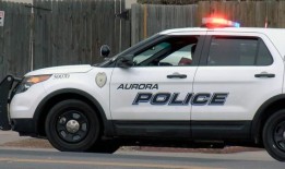 四名青少年因涉嫌偷窃SUV，向奥罗拉警方开枪而被拘留