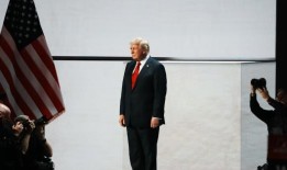 接受共和党提名，特朗普宣扬团结，然后又开始攻击