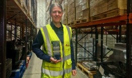 艾玛纽曼赢得了UKWA年度仓库经理