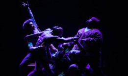 当色调太重时，考虑过自杀的黑人男孩开始西区回归2月29日