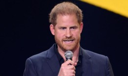 哈里王子“雇佣了哥哥的前员工”来玩不可征服的游戏