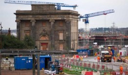 英国在摇摇欲坠的基础设施和管理不善的项目上浪费了“数百亿美元”