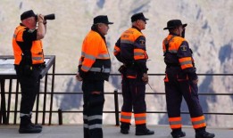 杰·斯莱特：对特内里费岛失踪少年的搜寻进入第二周