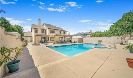 自建筑以来，标志性的“鬼屋”首次上市