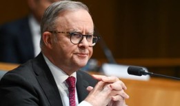 “不是一个问题”，也不是“一个部长”：问题“在屋顶上尖叫”艾博年