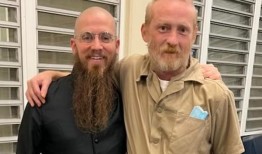 阿拉巴马州死囚区的精神顾问：“麦克沃特是杀人犯……阿拉巴马州也是”