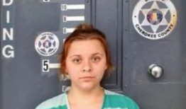 阿拉巴马州女子被控绑架，将女子推下悬崖写信给法官，分享囚犯信件