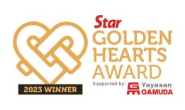 绿色战士走在前面