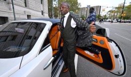 沙马·莱格特，涉嫌抢劫布鲁克林主教拉莫尔·怀特黑德，被美国法警击毙