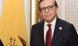 地区大学聚集在GU-Q在模拟联合国实践外交