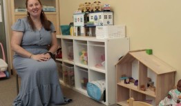 婴儿也会抑郁，所以一个中心站出来帮助脆弱的家庭