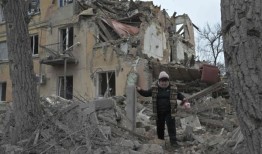 专家克林顿警告说，美国结束对乌克兰的援助是“给普京的礼物”