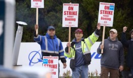 波音公司是最新一家与工会正面交锋的公司