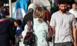 泄露的伊朗头巾文件呼吁设立流动法庭，并对名人处以监禁