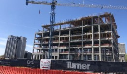 正在建设中的亨茨维尔新市政厅已经改变了市中心