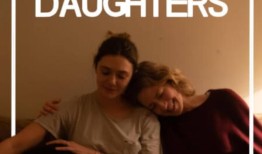 他的三个女儿评论：凯莉·库恩和娜塔莎·里昂在感人的戏剧中相互情感上的打击