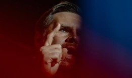 评论｜《我是一个没有孩子的猫女》：女性对JD万斯的回应