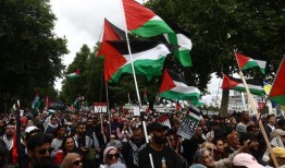 在与组织者发生争执后，警方放松了对伦敦亲巴勒斯坦游行的限制