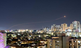 布林肯周一访问了阿联酋、沙特、以色列，寻求避免中东战争扩大