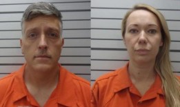 法庭记录显示，回归自然的所有者接受了联邦案件的认罪协议