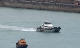 四名移民在试图乘船穿越英吉利海峡时死亡