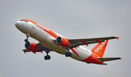 醉酒的英国人在阿利坎特机场因“试图在半空中打开飞机门”而被捕