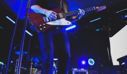 阿拉巴马州的标志性音乐家带着“抒情而深刻的南方哥特式民谣摇滚”回到家乡