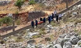 迈克尔·莫斯利博士：当寡妇代表他接受荣誉时，她欢呼“爱的流露”