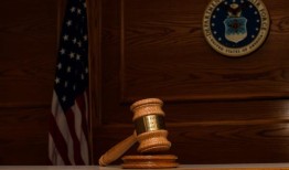 两名士兵因制作儿童性虐待材料而入狱