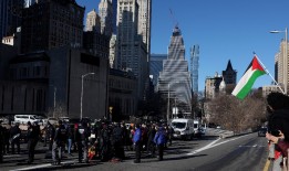 纽约：亲巴勒斯坦抗议者因要求以色列-哈马斯战争立即停火而被捕