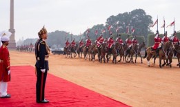 阿米尔在新德里的Rashtrapati Bhawan举行了正式的接待仪式