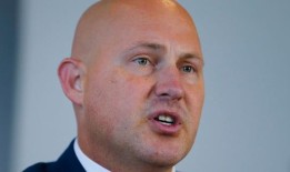 昆士兰州议会议长柯蒂斯·皮特将在州选举中退休