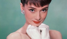 短发的伊芙·吉尔斯摘得法国小姐桂冠后掀起了一场巨大的风暴