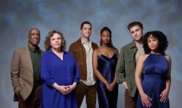 《恋恋笔记本》的多里安·哈伍德说他的演艺事业是由贝蒂·戴维斯一手促成的