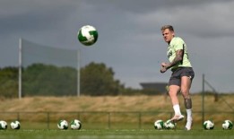 爱尔兰急需他们的拖拉机男孩来收割干草