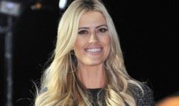 克里斯蒂娜？霍尔(Christina Hall)的第一任丈夫塔里克？穆萨(Tarek El Moussa)说，她在第三次离婚中“做得很好”