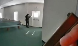 小偷“破坏教堂，然后在圣池中为自己洗礼”｜美国新闻